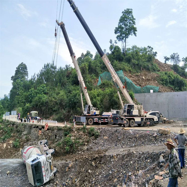 天长汽车掉沟里叫吊车救援要多少钱